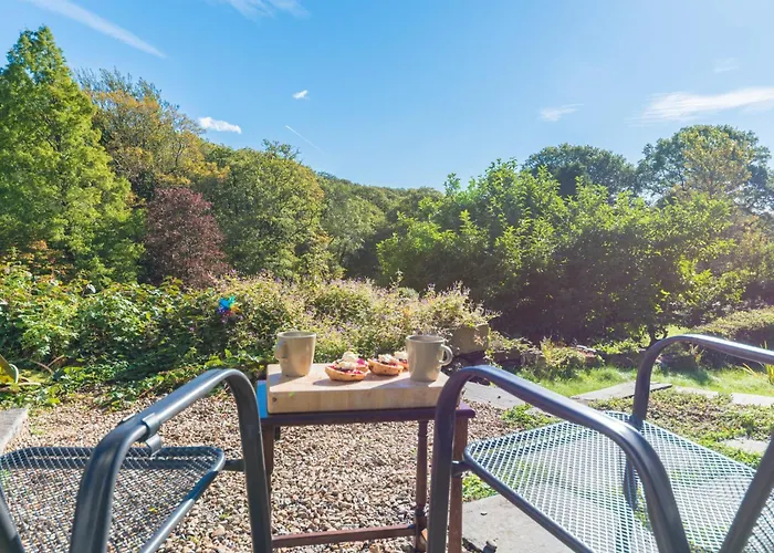 Lakeland With An Acre Of Gardens, Games And Free Parking Rusland