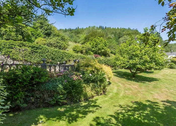 Lakeland With An Acre Of Gardens, Games And Free Parking Rusland