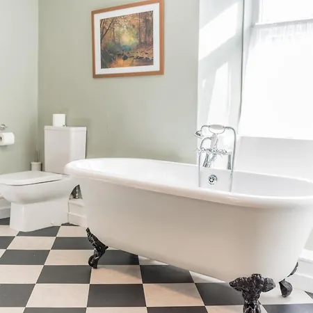 Lakeland With An Acre Of Gardens, Games And Free Parking Rusland