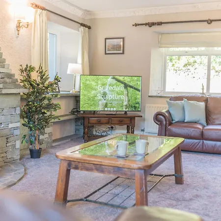 Lakeland With An Acre Of Gardens, Games And Free Parking בית כפרי Rusland