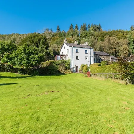 Casa de Campo Lakeland Farmhouse With An Acre Of Gardens, Games And Free Parking