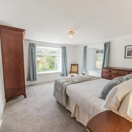 Lakeland Farmhouse With An Acre Of Gardens, Games And Free Parking * Rusland