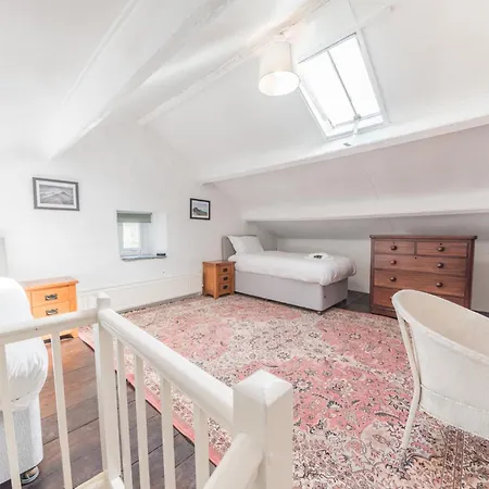 Lakeland With An Acre Of Gardens, Games And Free Parking Landhaus