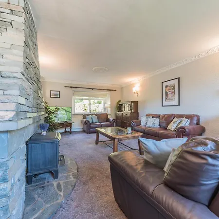 בית כפרי Lakeland With An Acre Of Gardens, Games And Free Parking *