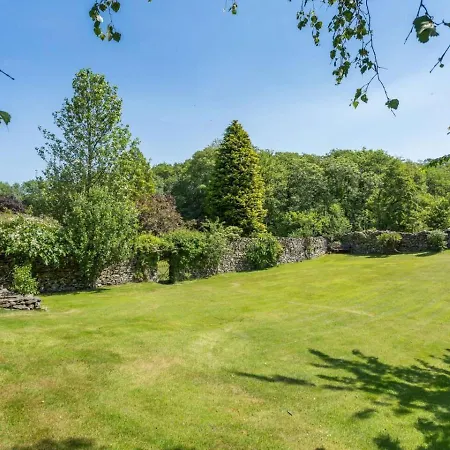 Casa de Campo Lakeland Farmhouse With An Acre Of Gardens, Games And Free Parking *