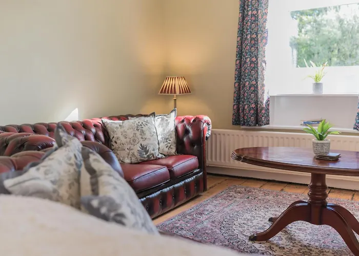 Lakeland With An Acre Of Gardens, Games And Free Parking Country house