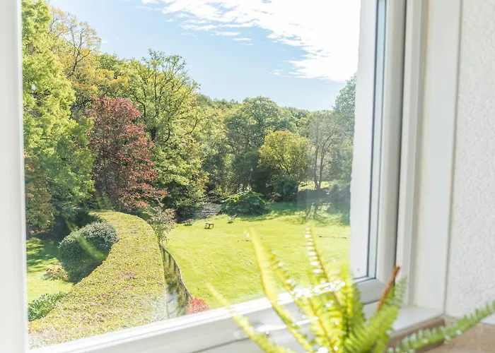 Country house Lakeland With An Acre Of Gardens, Games And Free Parking Rusland