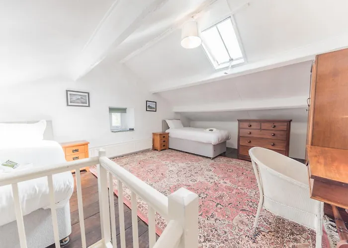 Lakeland With An Acre Of Gardens, Games And Free Parking Country house