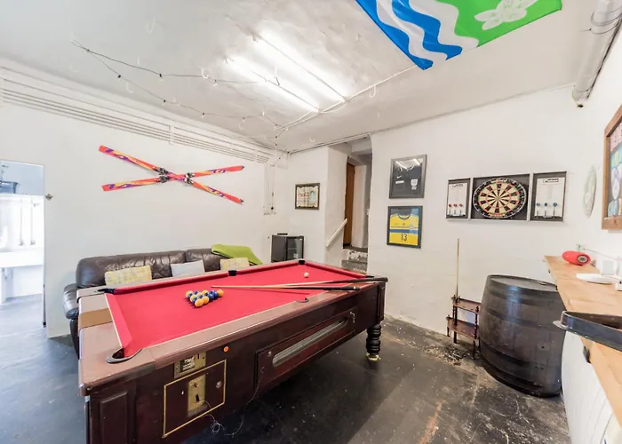 Country house Lakeland With An Acre Of Gardens, Games And Free Parking