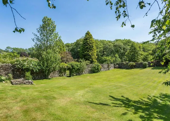 Country house Lakeland With An Acre Of Gardens, Games And Free Parking *