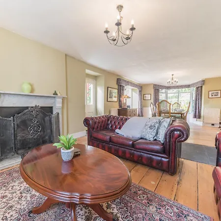 Lakeland With An Acre Of Gardens, Games And Free Parking Landsted *