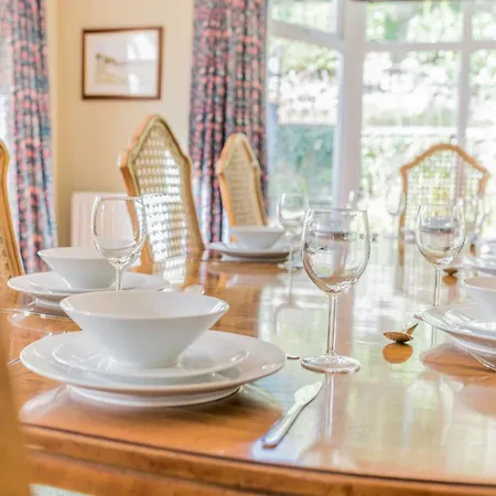 Lakeland With An Acre Of Gardens, Games And Free Parking Landsted *