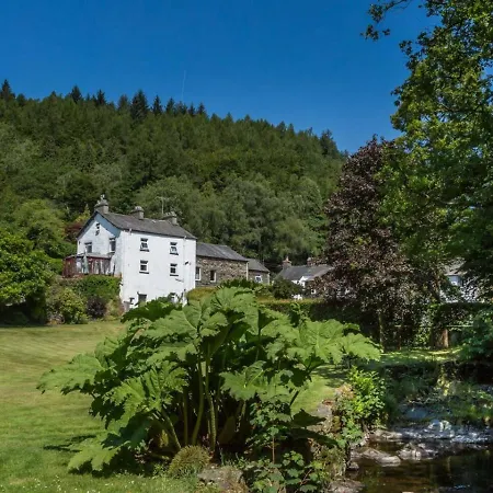 Lakeland With An Acre Of Gardens, Games And Free Parking Landsted *